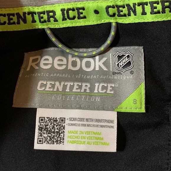 Reebok Center Ice Phoenix Coyotes NHL Jacket, Size small, great condition - Picture 8 of 10